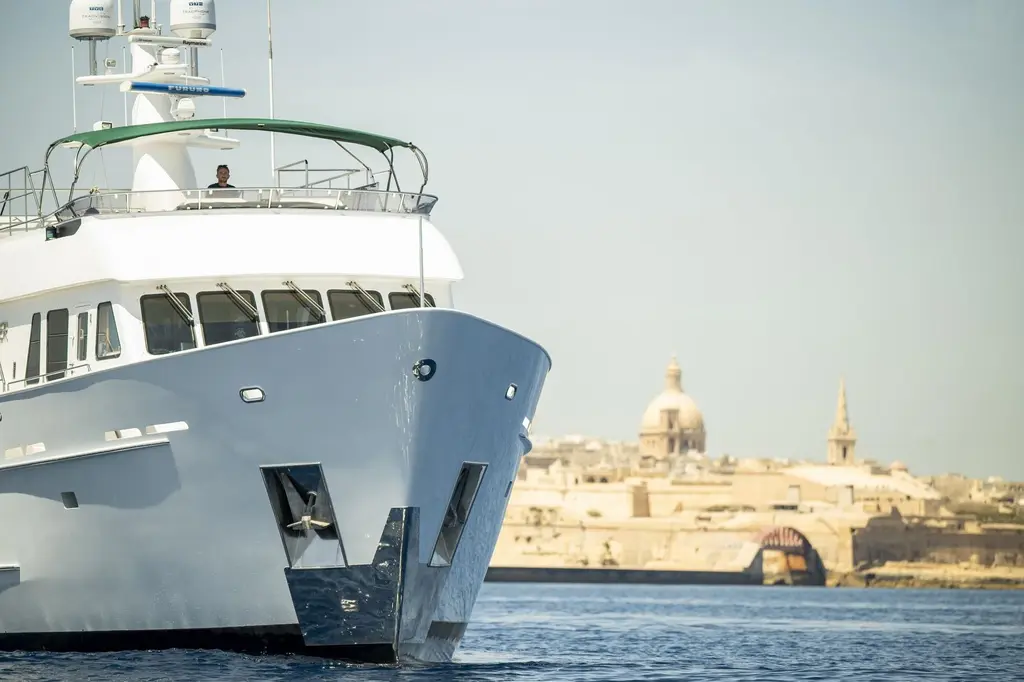 2004 Explorer SEATON 85 Yacht For Sale in Valletta 2004 Explorer SEATON 85 Yacht For Sale in Valletta
