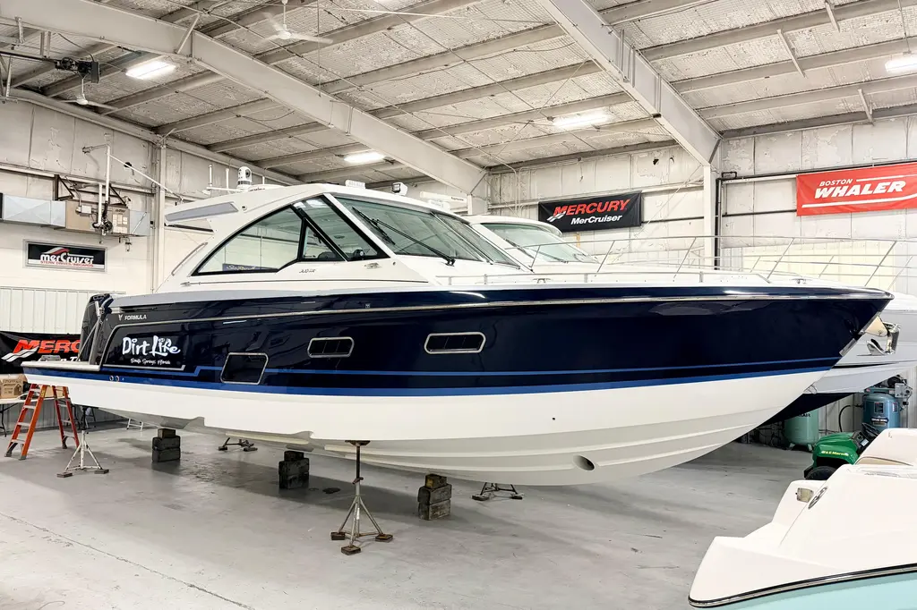 2023 Formula 380 Super Sport Crossover OB Yacht For Sale in Michigan City IN 2023 Formula 380 Super Sport Crossover OB Yacht For Sale in Michigan City IN