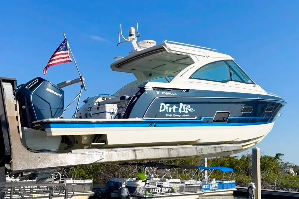 2023 Formula 380 Super Sport Crossover OB Yacht For Sale in Michigan City IN 2023 Formula 380 Super Sport Crossover OB Yacht For Sale in Michigan City IN