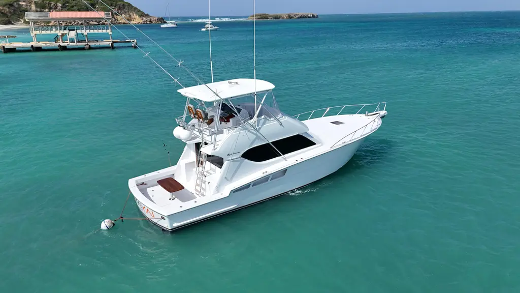 2005 Hatteras 50 Convertible Yacht For Sale in Ponce 2005 Hatteras 50 Convertible Yacht For Sale in Ponce