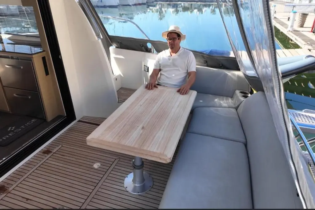 DILUALLO 2022 Prestige 420 Yacht For Sale in Hyères 83 DILUALLO 2022 Prestige 420 Yacht For Sale in Hyères 83