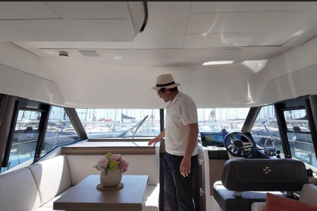 DILUALLO 2022 Prestige 420 Yacht For Sale in Hyères 83 DILUALLO 2022 Prestige 420 Yacht For Sale in Hyères 83