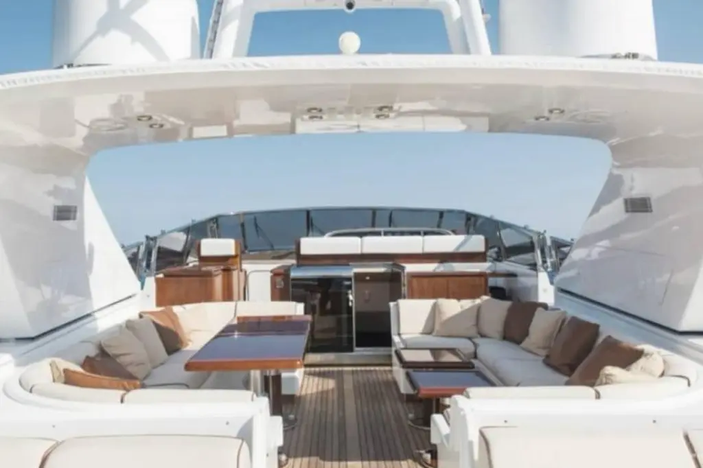 2001 Mangusta 80 Yacht For Sale in Glyfada 2001 Mangusta 80 Yacht For Sale in Glyfada
