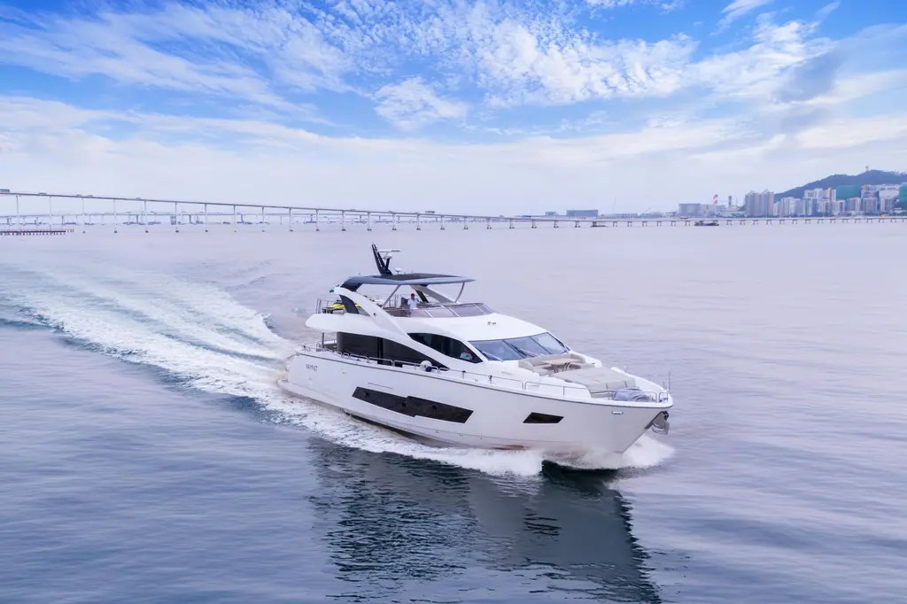 DRAGON 2014 Sunseeker 86 Yacht Yacht For Sale in Macao DRAGON 2014 Sunseeker 86 Yacht Yacht For Sale in Macao