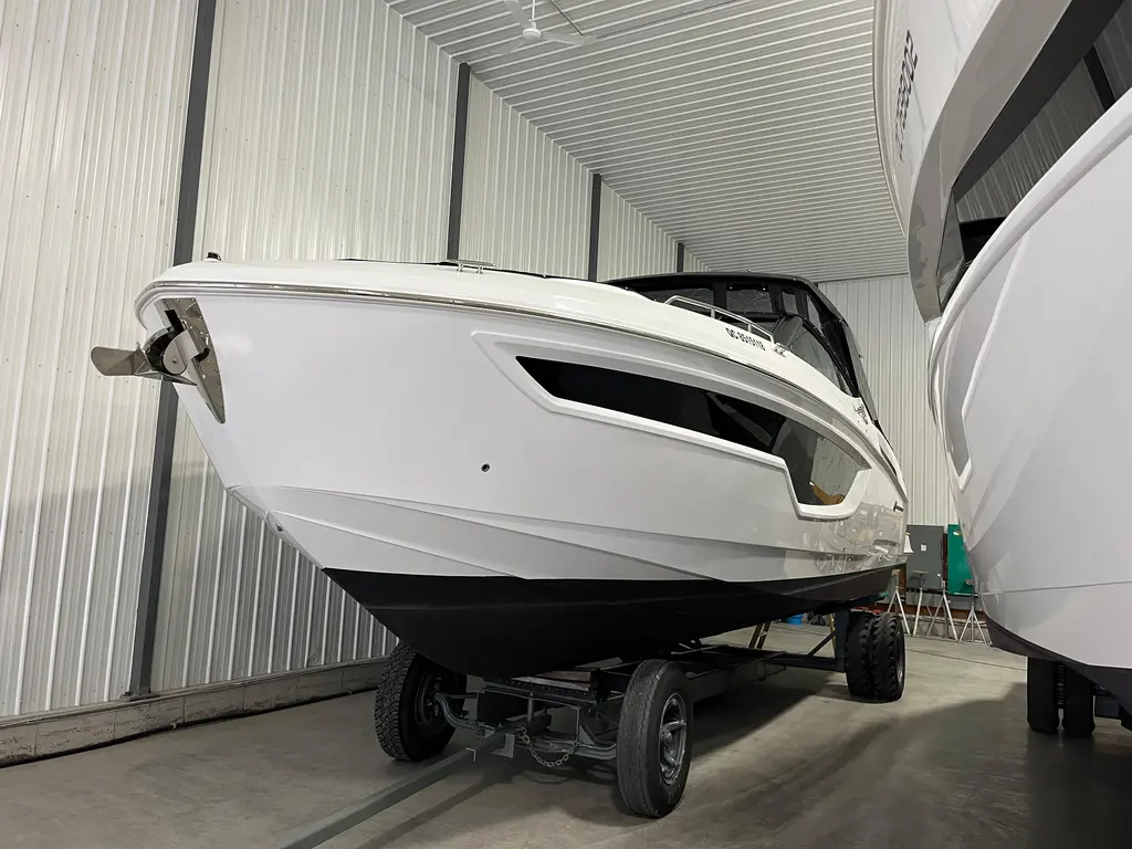 2023 Cruisers Yachts 38 GLS I/O Yacht For Sale in Saint-Paul-de-l'?le-aux-Noix QC 2023 Cruisers Yachts 38 GLS I/O Yacht For Sale in Saint-Paul-de-l'?le-aux-Noix QC
