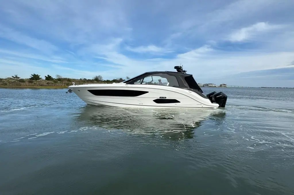 2026 Sea Ray Sundancer 370 Outboard Yacht For Sale in Somers Point NJ 2026 Sea Ray Sundancer 370 Outboard Yacht For Sale in Somers Point NJ