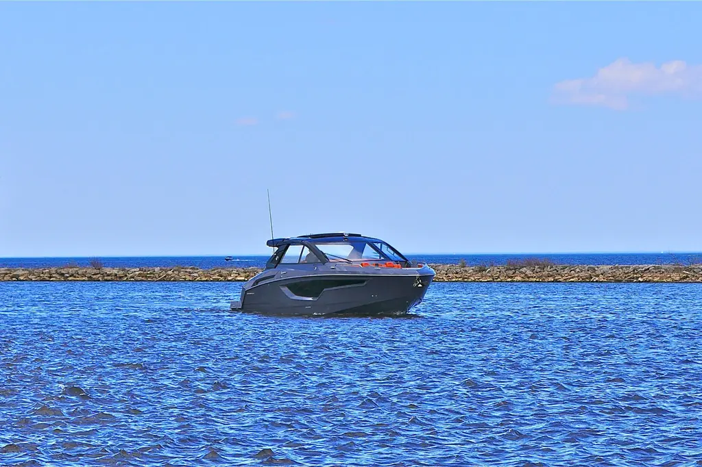 2026 Cruisers Yachts 42 GLS I/O Yacht For Sale in Wisconsin Dells WI 2026 Cruisers Yachts 42 GLS I/O Yacht For Sale in Wisconsin Dells WI
