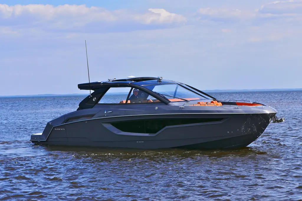 2026 Cruisers Yachts 42 GLS I/O Yacht For Sale in Wisconsin Dells WI 2026 Cruisers Yachts 42 GLS I/O Yacht For Sale in Wisconsin Dells WI
