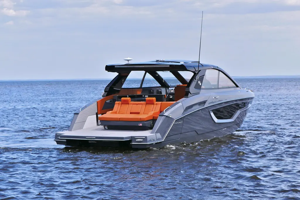 2026 Cruisers Yachts 42 GLS I/O Yacht For Sale in Wisconsin Dells WI 2026 Cruisers Yachts 42 GLS I/O Yacht For Sale in Wisconsin Dells WI