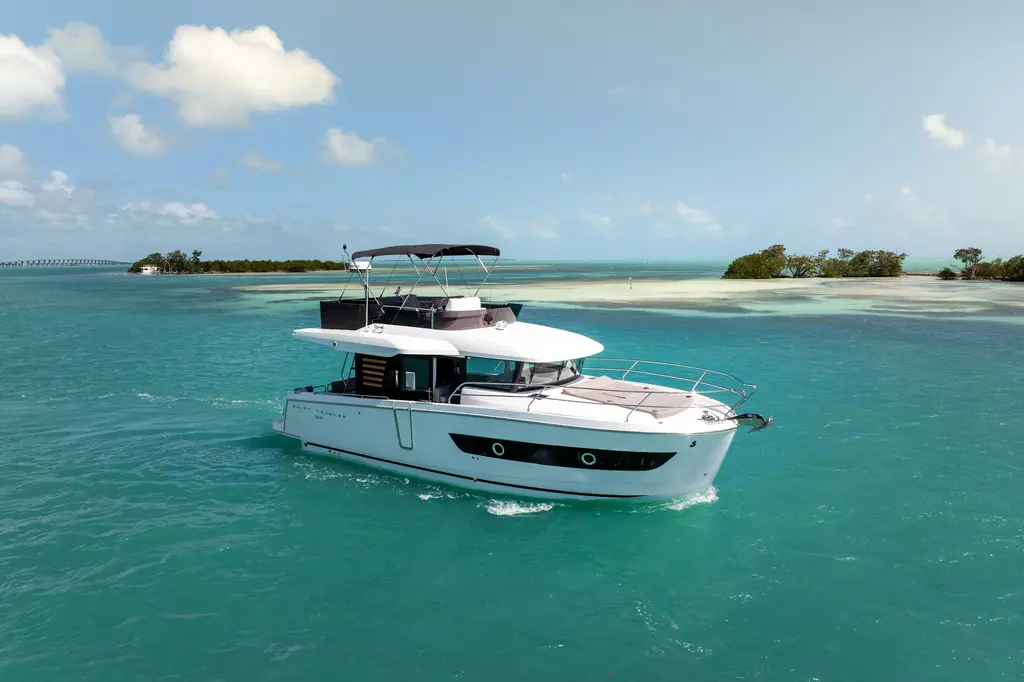 New Model 2027 Beneteau Swift Trawler 37 Fly Yacht For Sale in South Dartmouth MA New Model 2027 Beneteau Swift Trawler 37 Fly Yacht For Sale in South Dartmouth MA
