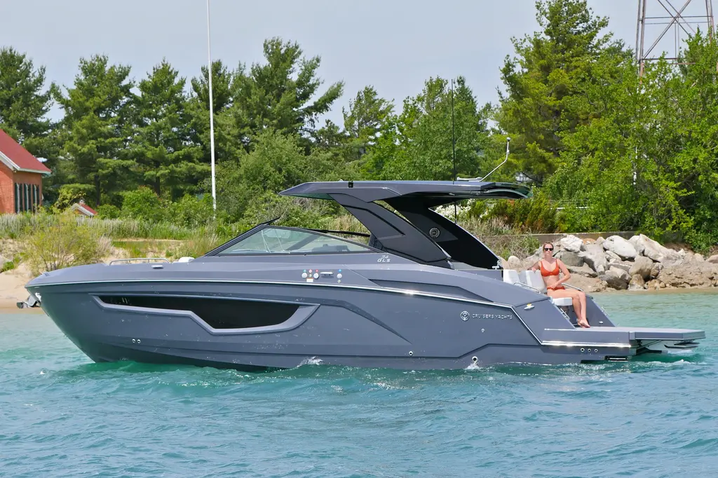 2026 Cruisers Yachts 34 GLS I/O Yacht For Sale in Wisconsin Dells WI 2026 Cruisers Yachts 34 GLS I/O Yacht For Sale in Wisconsin Dells WI