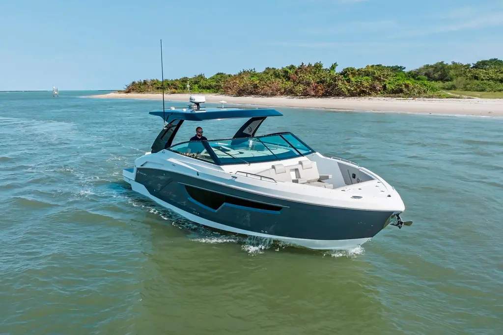 2026 Cruisers Yachts 34 GLS OB Yacht For Sale in Wisconsin Dells WI 2026 Cruisers Yachts 34 GLS OB Yacht For Sale in Wisconsin Dells WI