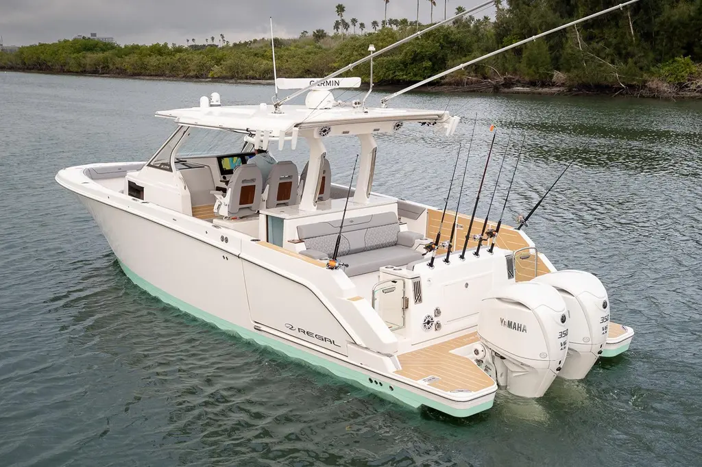 2026 Regal 34 SAV Yacht For Sale in Harrison Twp MI 2026 Regal 34 SAV Yacht For Sale in Harrison Twp MI