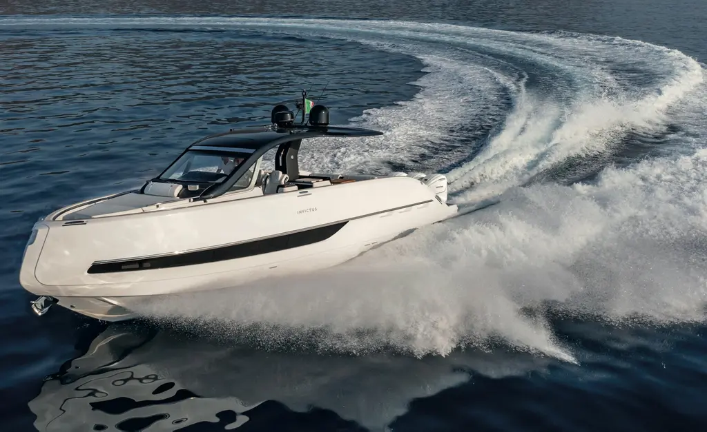2026 Invictus TT 420S Yacht For Sale in Dubai 2026 Invictus TT 420S Yacht For Sale in Dubai