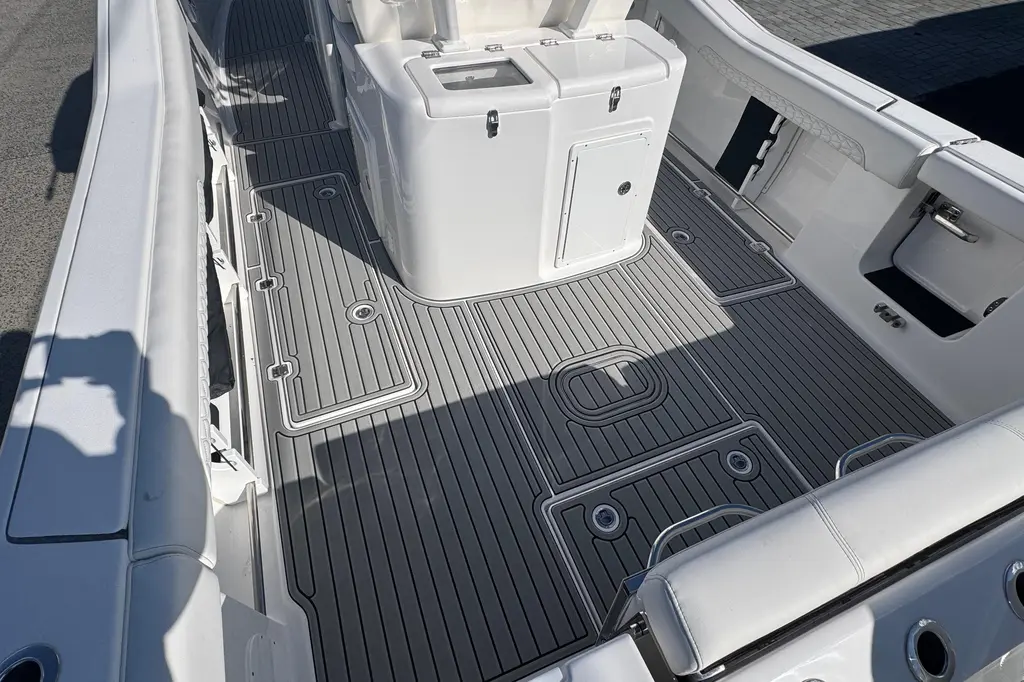 2026 Tidewater 320 CC Adventure Yacht For Sale in Seaford NY 2026 Tidewater 320 CC Adventure Yacht For Sale in Seaford NY