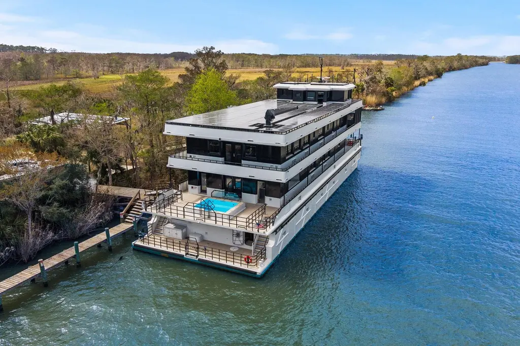 Shine Down 2025 Breaux Brothers 120 GLV Yacht For Sale in Apalachicola FL Shine Down 2025 Breaux Brothers 120 GLV Yacht For Sale in Apalachicola FL