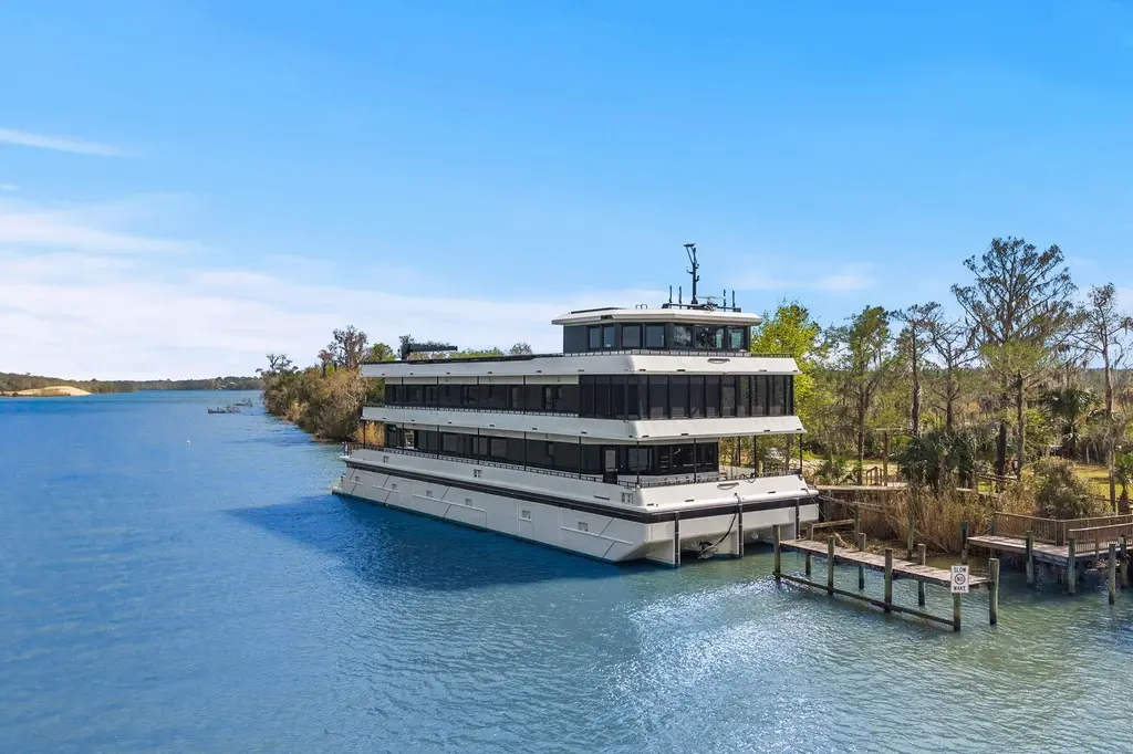 Shine Down 2025 Breaux Brothers 120 GLV Yacht For Sale in Apalachicola FL Shine Down 2025 Breaux Brothers 120 GLV Yacht For Sale in Apalachicola FL