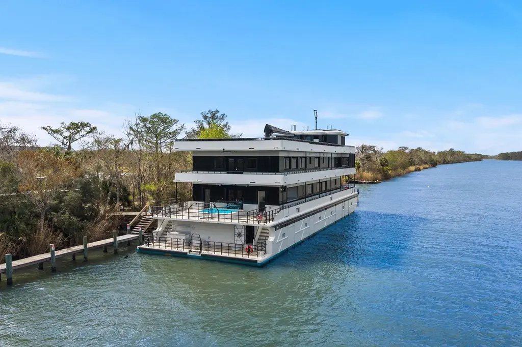 Shine Down 2025 Breaux Brothers 120 GLV Yacht For Sale in Apalachicola FL Shine Down 2025 Breaux Brothers 120 GLV Yacht For Sale in Apalachicola FL