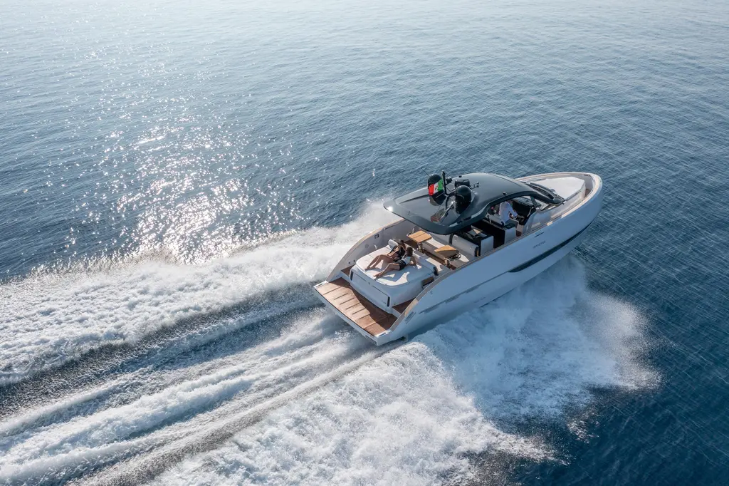 2025 Invictus TT420 Yacht For Sale in Dubai 2025 Invictus TT420 Yacht For Sale in Dubai