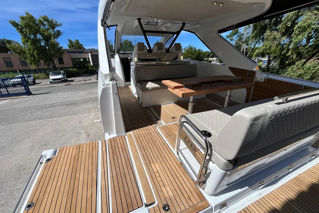  2026 Jeanneau DB/37 IB Yacht For Sale in Bormes-les-Mimosas 83