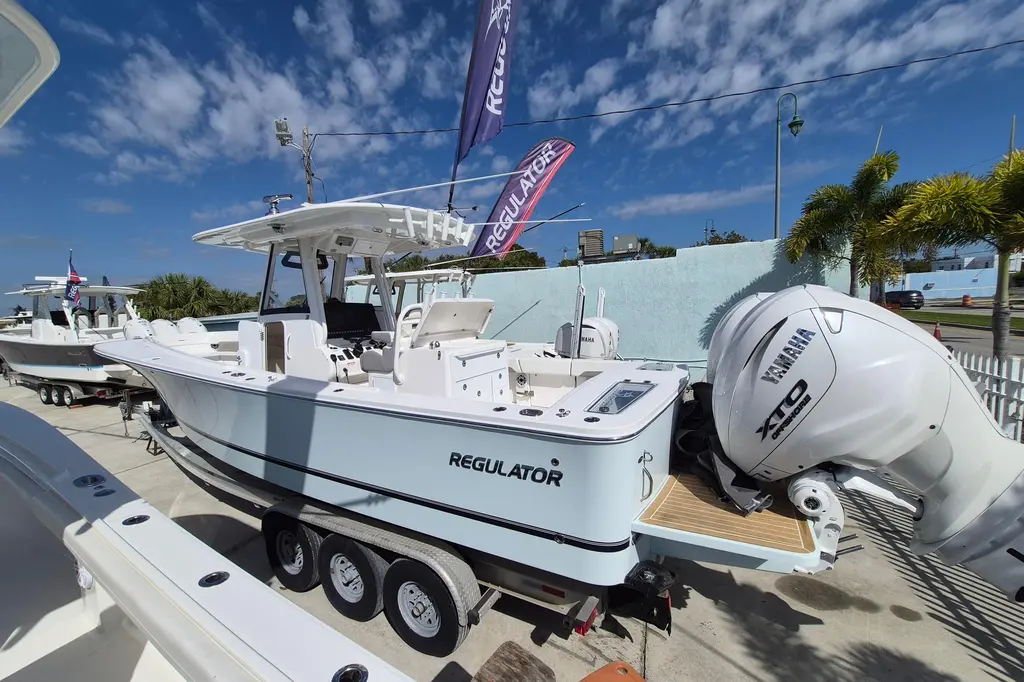 31-410 2026 Regulator 31 Yacht For Sale in Riviera Beach FL 31-410 2026 Regulator 31 Yacht For Sale in Riviera Beach FL