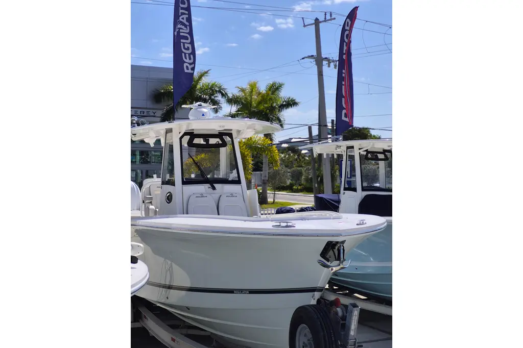 31-410 2026 Regulator 31 Yacht For Sale in Riviera Beach FL 31-410 2026 Regulator 31 Yacht For Sale in Riviera Beach FL