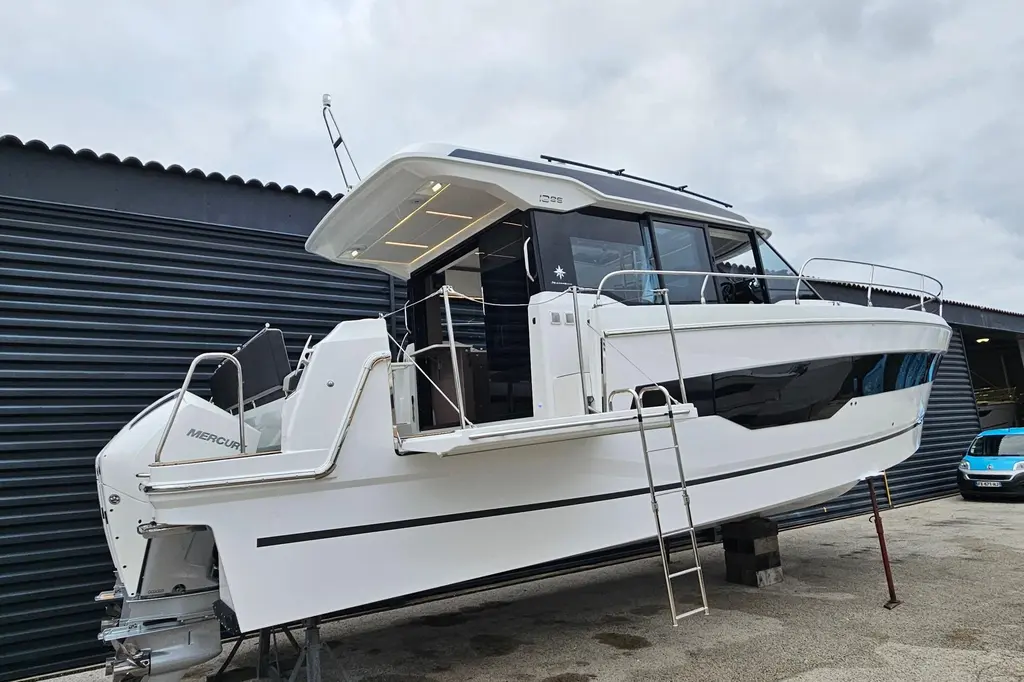 2025 Jeanneau Merry Fisher 1295 Yacht For Sale in Bormes-les-Mimosas 83 2025 Jeanneau Merry Fisher 1295 Yacht For Sale in Bormes-les-Mimosas 83