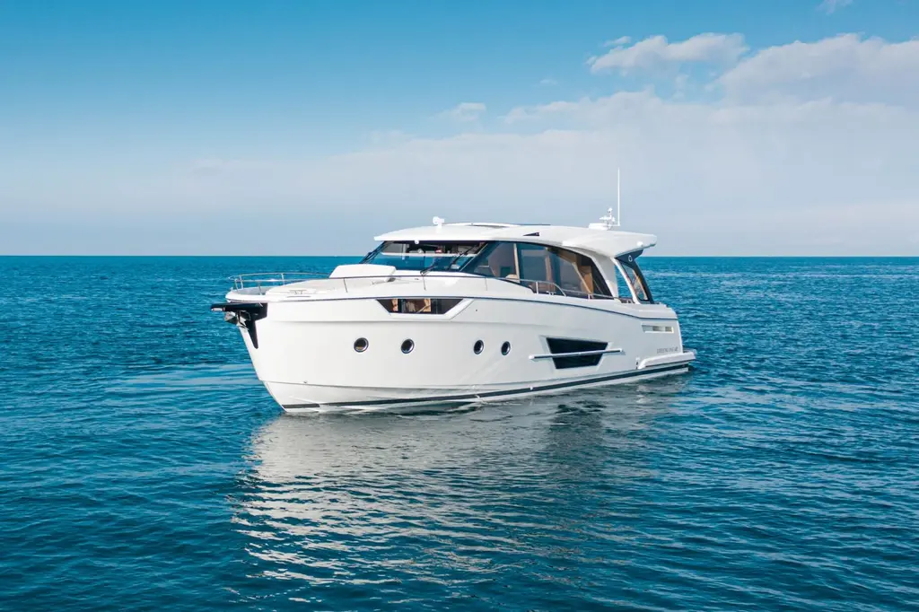 Hybrid 2025 Greenline 45 Coupe Yacht For Sale in Piran Hybrid 2025 Greenline 45 Coupe Yacht For Sale in Piran