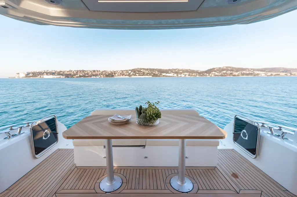 Hybrid 2025 Greenline 45 Coupe Yacht For Sale in Piran Hybrid 2025 Greenline 45 Coupe Yacht For Sale in Piran
