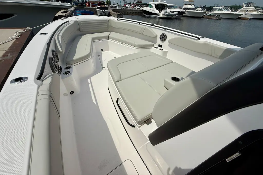  2025 EdgeWater 340CC Yacht For Sale in Sturgeon Bay WI