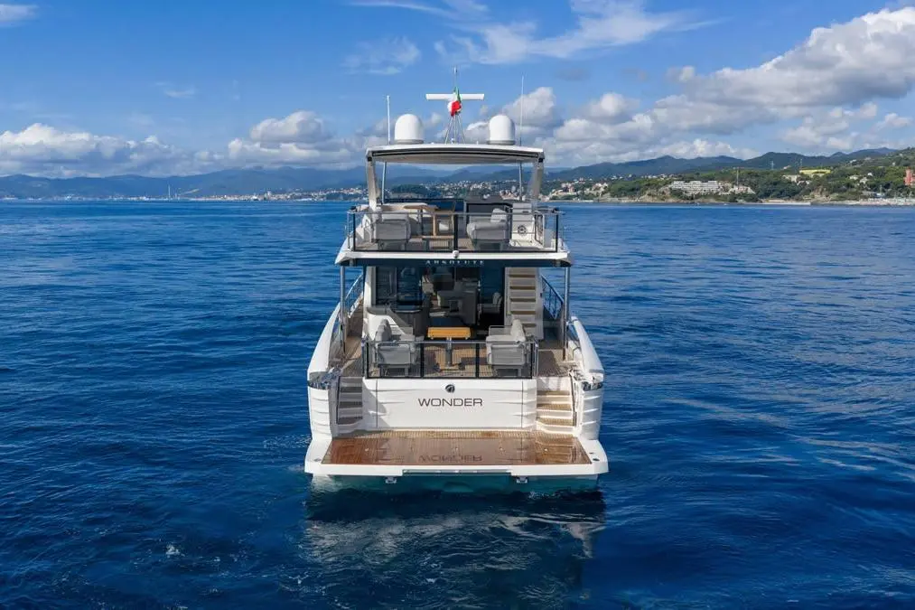 2026 Absolute Yachts 70 Fly Yacht For Sale in Castelló d'Empúries ES-GI 2026 Absolute Yachts 70 Fly Yacht For Sale in Castelló d'Empúries ES-GI