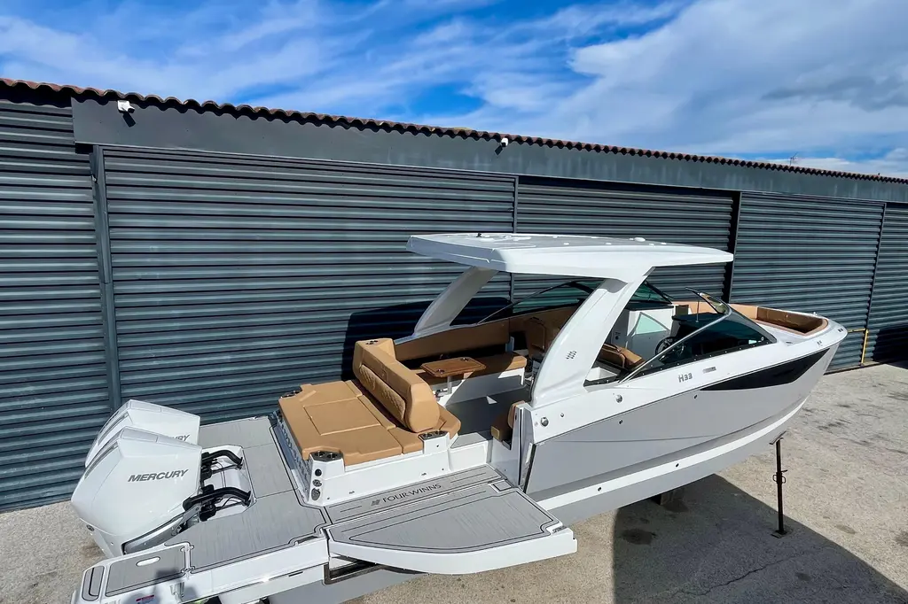 2026 Four Winns H33 OB Yacht For Sale in Bormes-les-Mimosas 83 2026 Four Winns H33 OB Yacht For Sale in Bormes-les-Mimosas 83