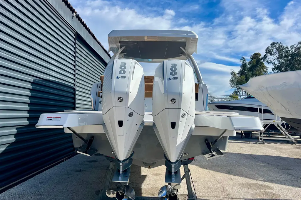 2026 Four Winns H33 OB Yacht For Sale in Bormes-les-Mimosas 83 2026 Four Winns H33 OB Yacht For Sale in Bormes-les-Mimosas 83