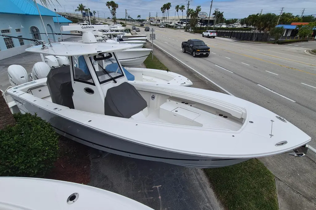 31-406 2026 Regulator 31 Yacht For Sale in Stuart FL 31-406 2026 Regulator 31 Yacht For Sale in Stuart FL