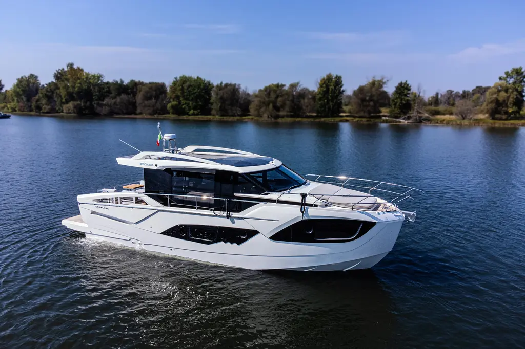 2026 Absolute Yachts 48 Coupe Yacht For Sale in St-Paul-de-l'?le-aux-Noix QC 2026 Absolute Yachts 48 Coupe Yacht For Sale in St-Paul-de-l'?le-aux-Noix QC