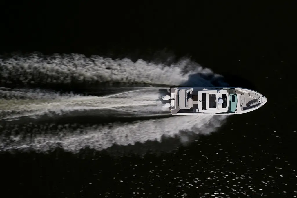  2026 Sea Ray SLX 400 Outboard Yacht For Sale in Lake Ozark MO