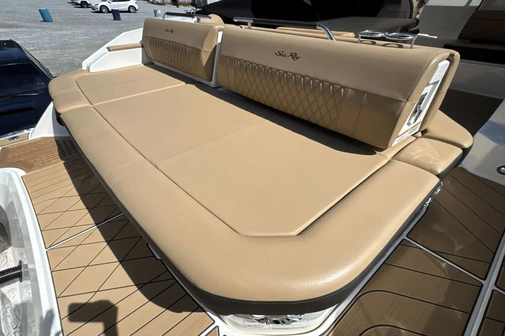 2026 Sea Ray SLX 400 Outboard Yacht For Sale in Huntington NY 2026 Sea Ray SLX 400 Outboard Yacht For Sale in Huntington NY
