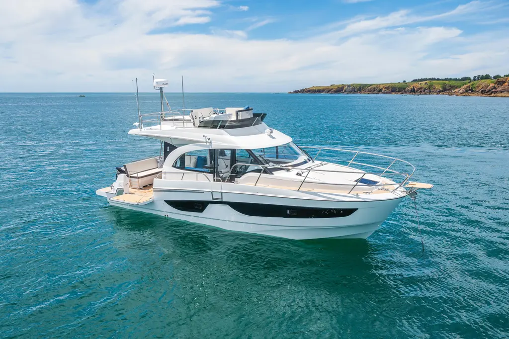 2025 Beneteau Antares 11 Fly Yacht For Sale in Norwalk CT 2025 Beneteau Antares 11 Fly Yacht For Sale in Norwalk CT
