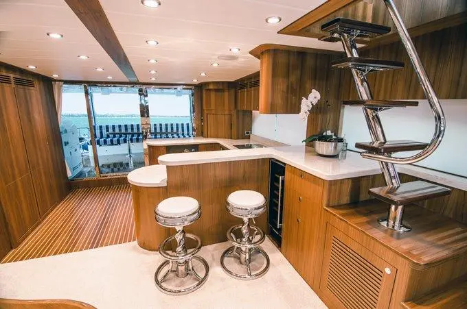 JOHNSON 83' FLYBRIDGE M/Y 2026 Johnson Motor Yacht w/Hydraulic Platform Yacht For Sale in Kaohsiung JOHNSON 83' FLYBRIDGE M/Y 2026 Johnson Motor Yacht w/Hydraulic Platform Yacht For Sale in Kaohsiung