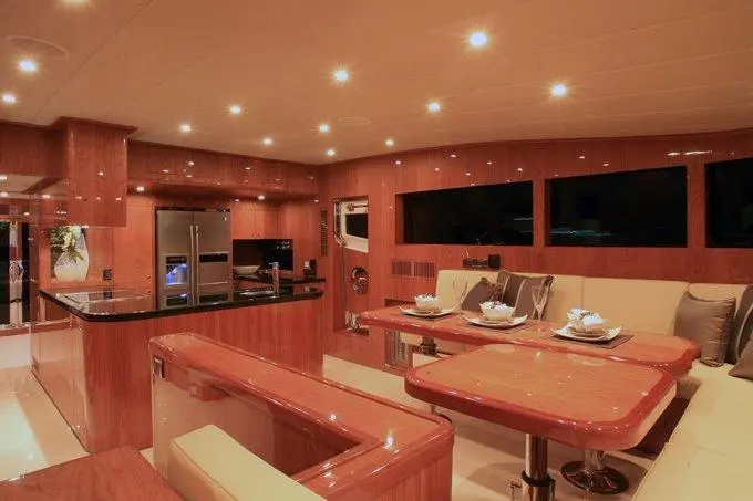 JOHNSON 83' FLYBRIDGE M/Y 2026 Johnson Motor Yacht w/Hydraulic Platform Yacht For Sale in Kaohsiung JOHNSON 83' FLYBRIDGE M/Y 2026 Johnson Motor Yacht w/Hydraulic Platform Yacht For Sale in Kaohsiung