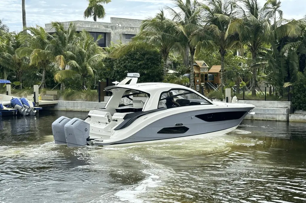 2025 Sea Ray Sundancer 370 Outboard Yacht For Sale in Miami FL 2025 Sea Ray Sundancer 370 Outboard Yacht For Sale in Miami FL