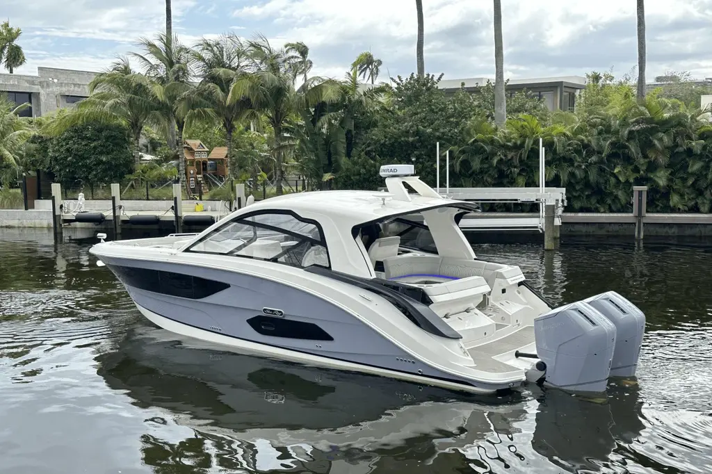 2025 Sea Ray Sundancer 370 Outboard Yacht For Sale in Miami FL 2025 Sea Ray Sundancer 370 Outboard Yacht For Sale in Miami FL