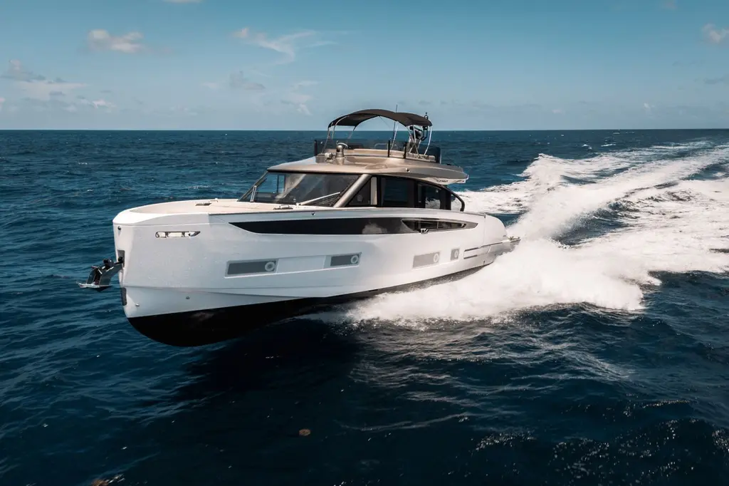  2025 Azimut Seadeck 6 Yacht For Sale in Pompano Beach FL