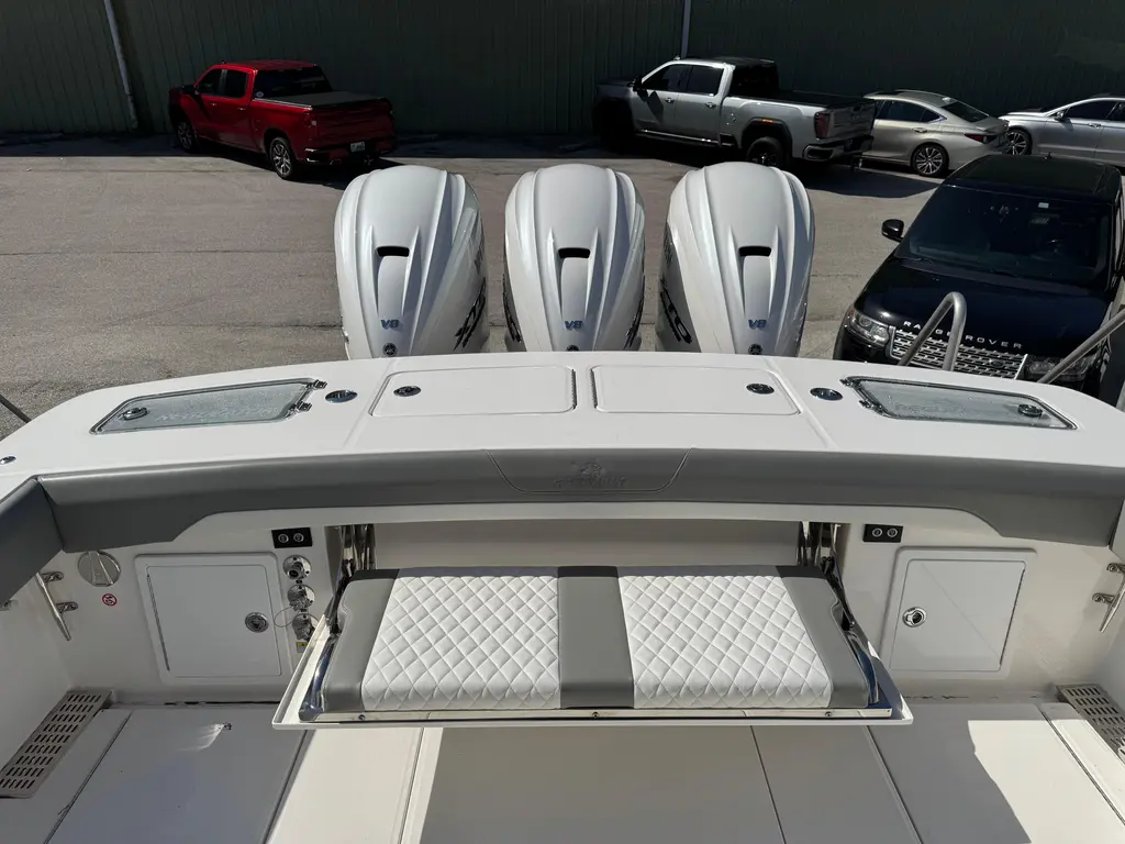 37-039 2025 Regulator 37 Yacht For Sale in Stuart FL 37-039 2025 Regulator 37 Yacht For Sale in Stuart FL