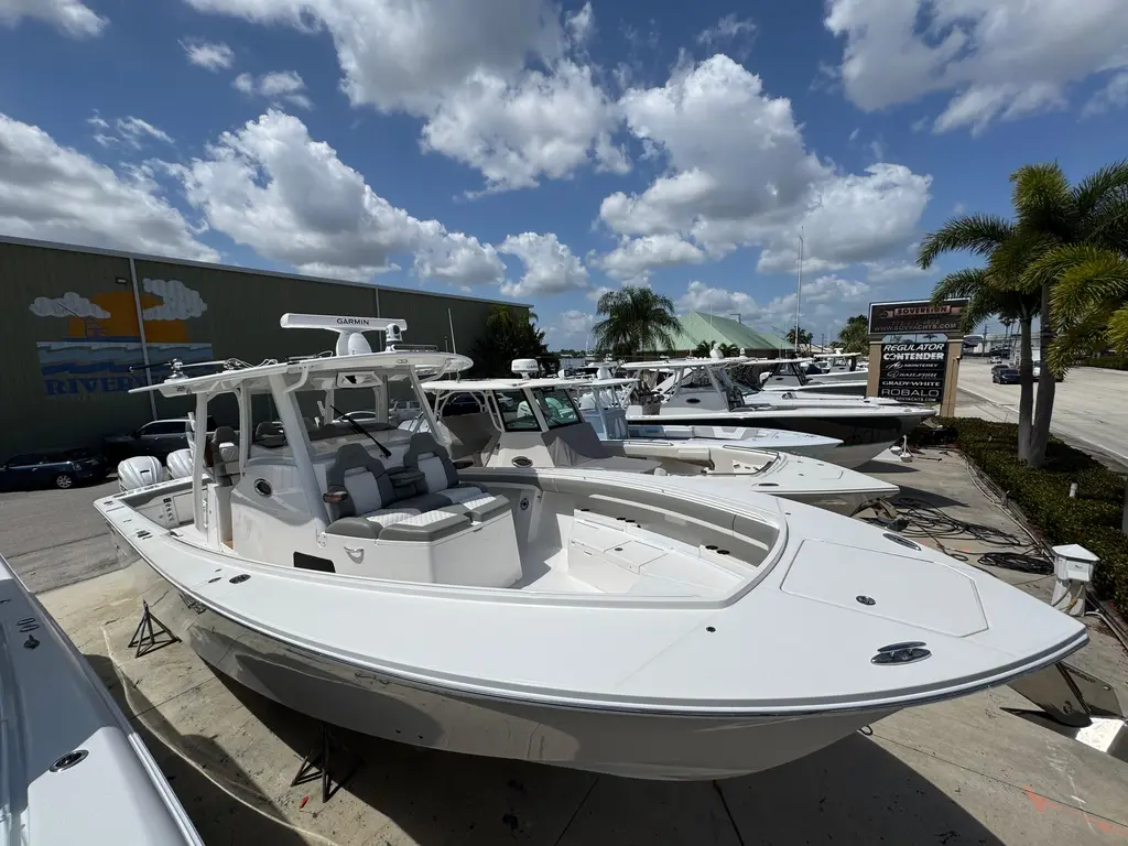 37-039 2025 Regulator 37 Yacht For Sale in Stuart FL 37-039 2025 Regulator 37 Yacht For Sale in Stuart FL