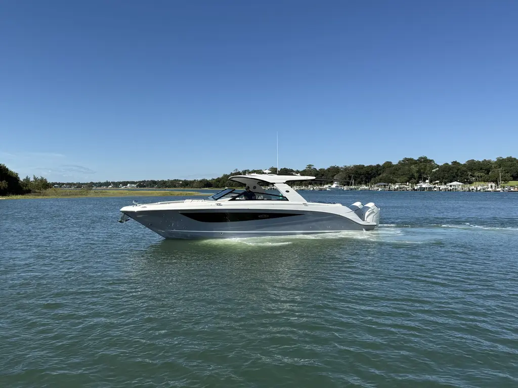2026 Sea Ray SLX 400 Outboard Yacht For Sale in Wrightsville Beach NC 2026 Sea Ray SLX 400 Outboard Yacht For Sale in Wrightsville Beach NC