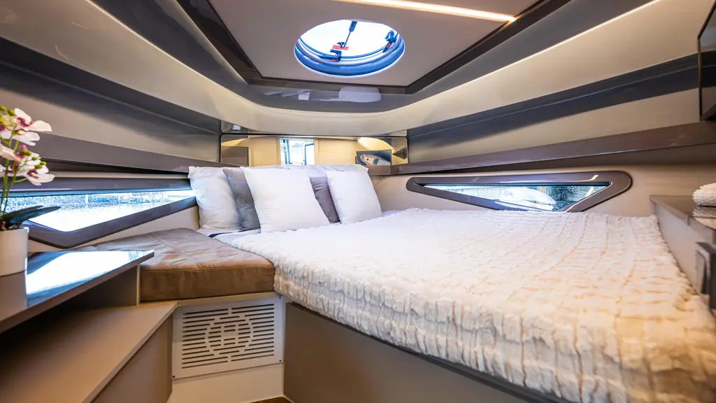  2026  415 Yacht For Sale in Tampa FL
