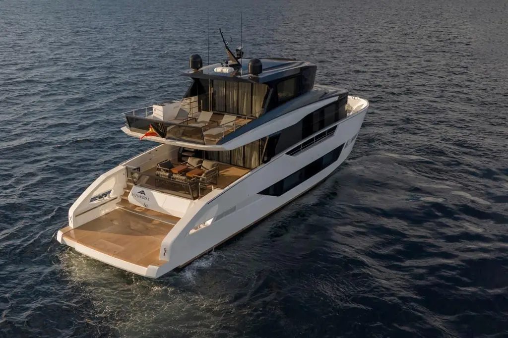 YACHTING CONSEIL 2027 Astondoa AX8 Yacht For Sale in Hy?res 83 YACHTING CONSEIL 2027 Astondoa AX8 Yacht For Sale in Hy?res 83