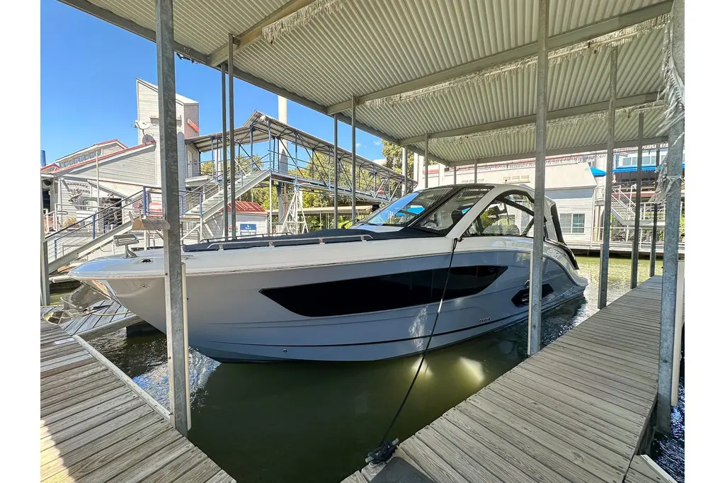 2025 Sea Ray Sundancer 370 Yacht For Sale in Sacramento CA 2025 Sea Ray Sundancer 370 Yacht For Sale in Sacramento CA
