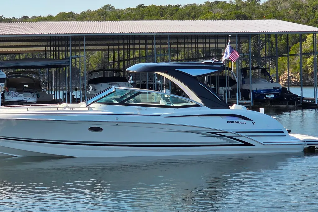 2026 Formula 350 Crossover Bowrider I/O Yacht For Sale in Clear Lake Shores TX 2026 Formula 350 Crossover Bowrider I/O Yacht For Sale in Clear Lake Shores TX
